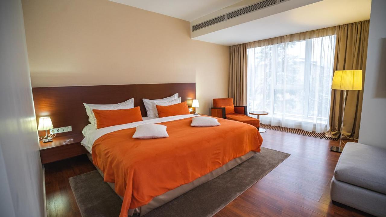 Park Hotel Αλμάτι Εξωτερικό φωτογραφία