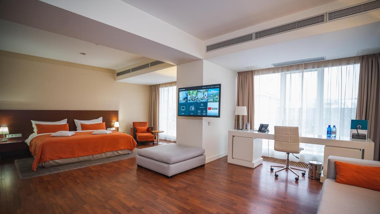Park Hotel Αλμάτι Εξωτερικό φωτογραφία